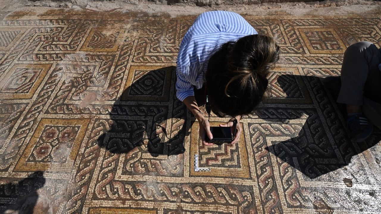 Dülük Antik Kenti'nde 1600 Yıllık Mozaikler Turizme Açılıyor