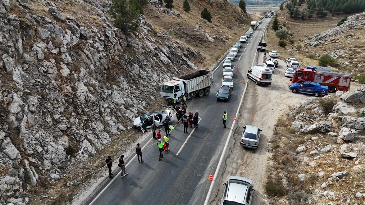 Kahramanmaraş'ta Feci Kaza: 2 Kişi Hayatını Kaybetti