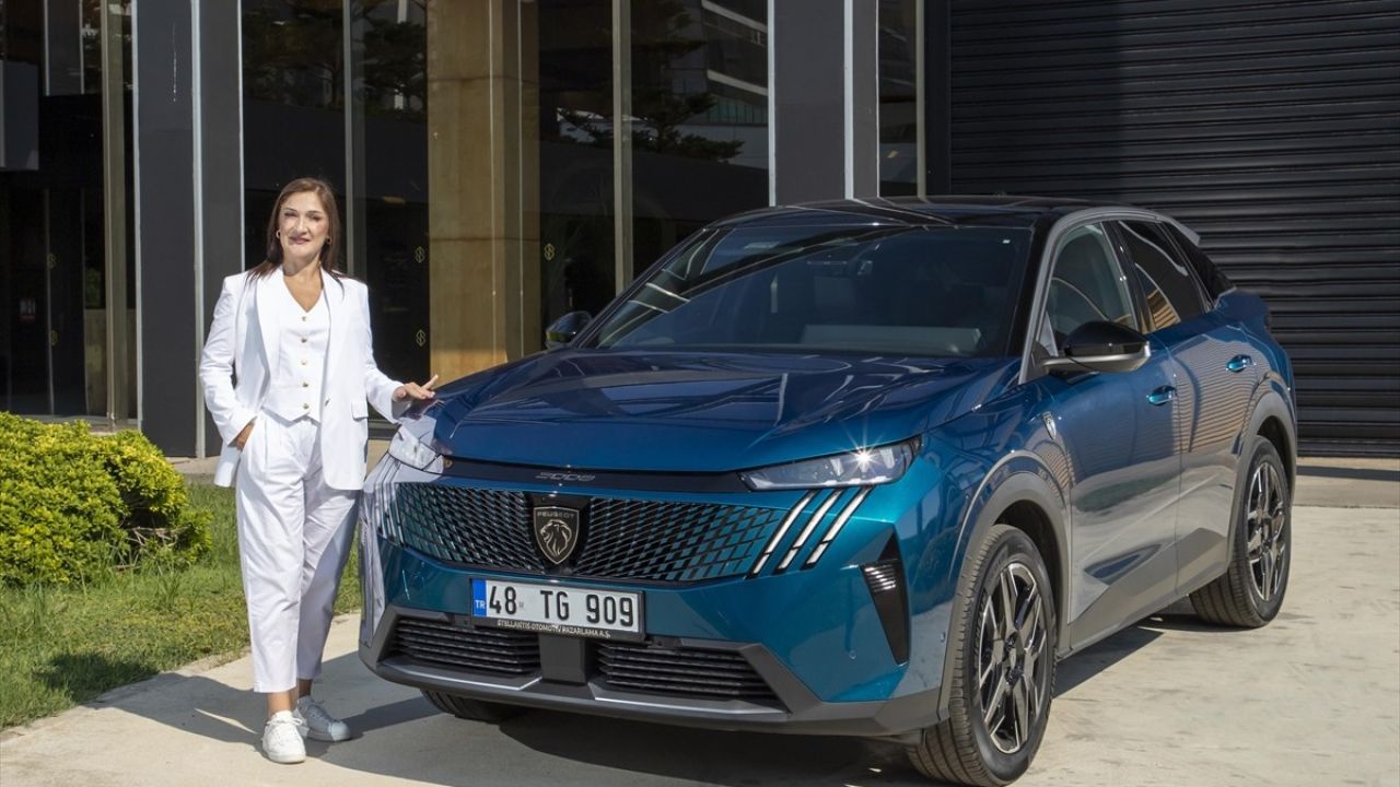 Peugeot Türkiye Genel Müdürü Gülin Reyhanoğlu'ndan 2024 Hedefleri ve Elektrikli Araç Stratejisi