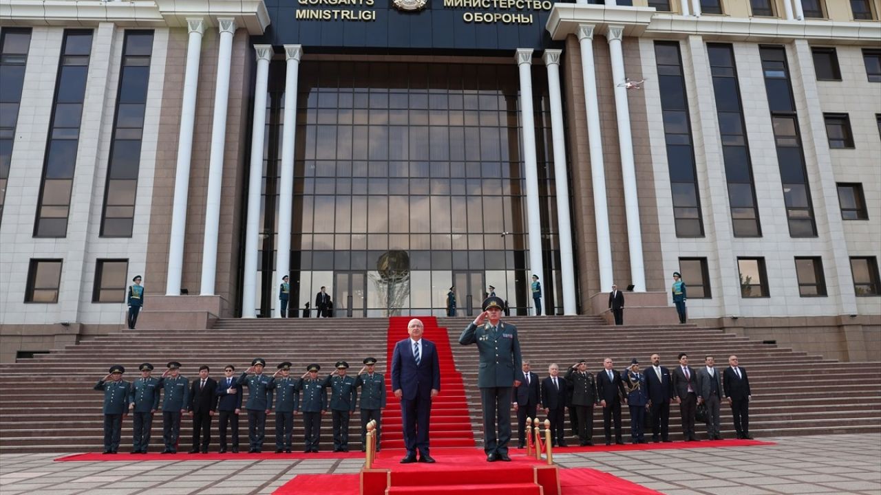 Milli Savunma Bakanı Güler, Kazakistan'da Resmi Ziyarette Bulundu