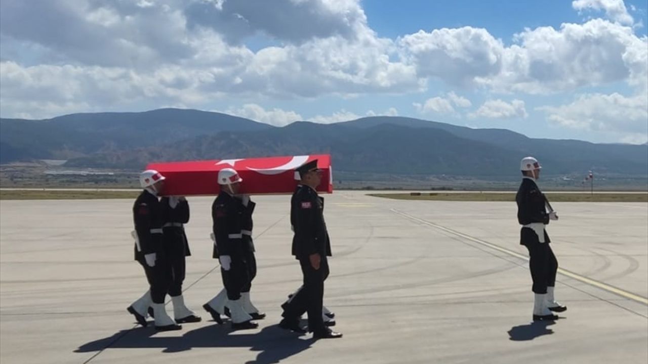 Isparta'da Şehit Piyade Uzman Çavuş Onur Çapan'ın Cenazesi Törenle Karşılandı