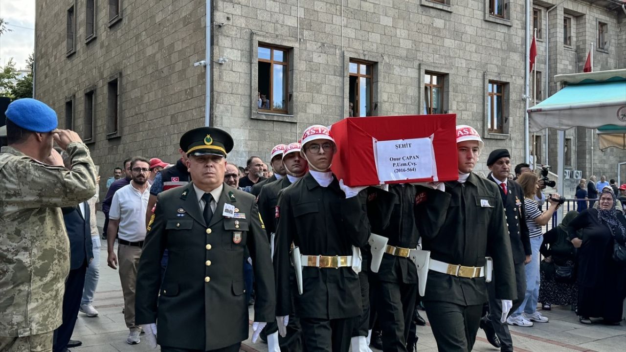 Isparta'da Şehit Piyade Uzman Çavuş Onur Çapan'ın Cenazesi Törenle Defnedildi