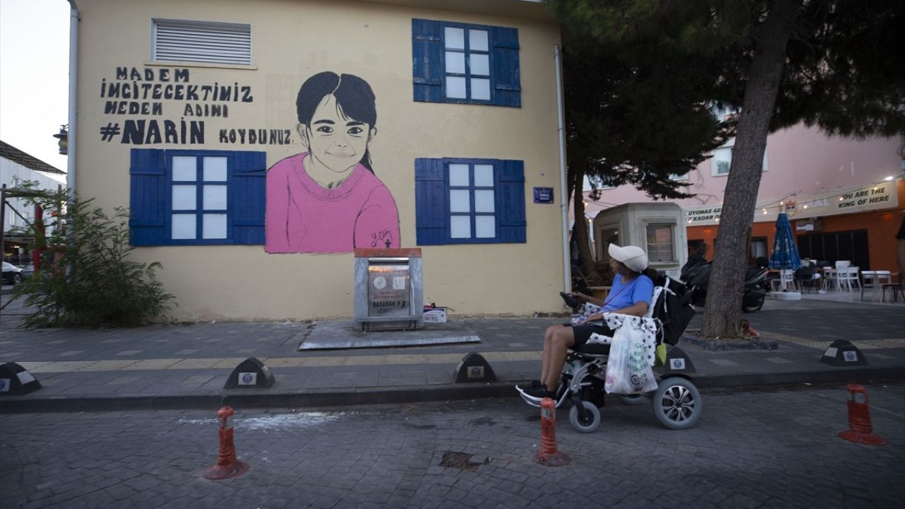 Didim'de Turizmci Narin Güran İçin Elektrik Trafosuna Resim Yaptı