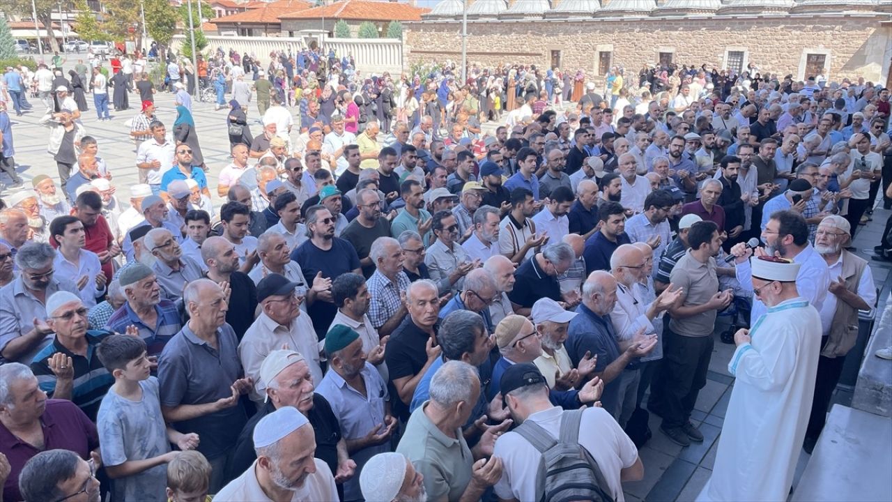 Konya'da Ayşenur Ezgi Eygi İçin Gıyabi Cenaze Namazı Düzenlendi