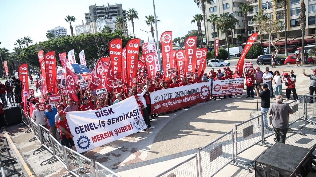 Mersin'de DİSK'ten Büyük İşçi Buluşması