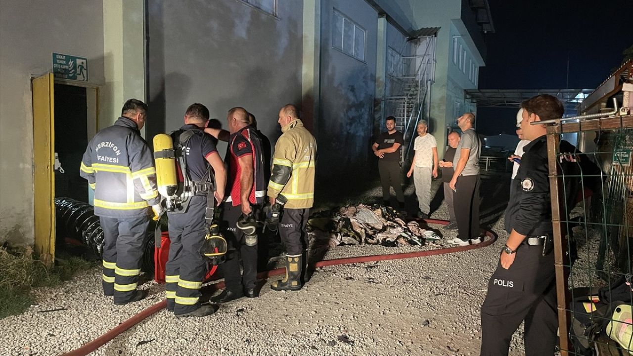 Amasya'daki Tekstil Fabrikasında Yangın Kontrol Altına Alındı