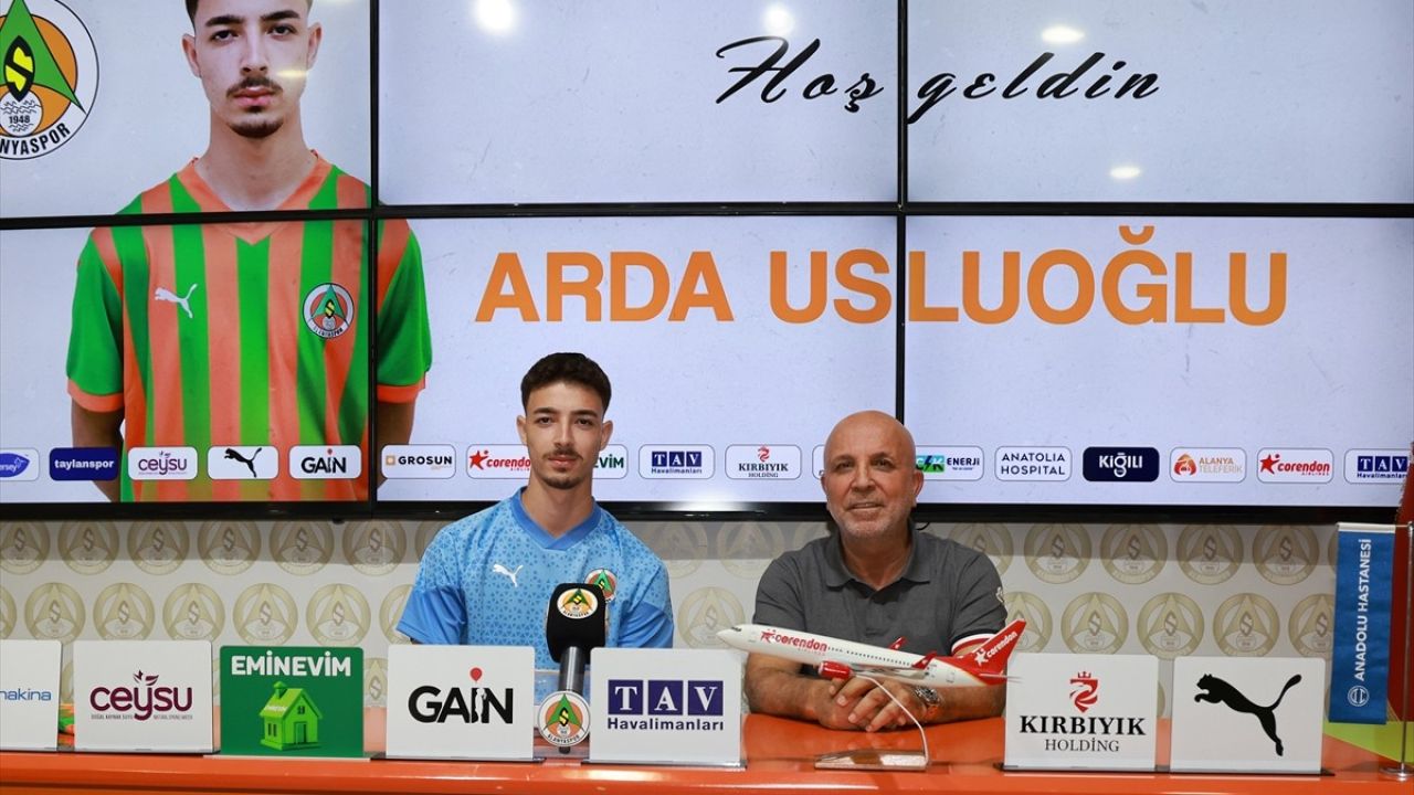 Alanyaspor, Genç Forvet Arda Usluoğlu'nu Renklerine Bağladı