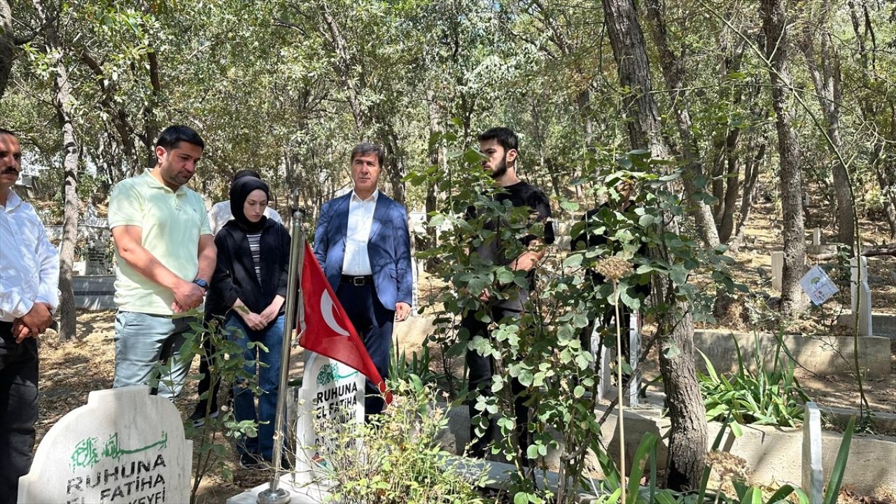 Ahmet Budak, Hakkari'de Kabri Başında Anıldı