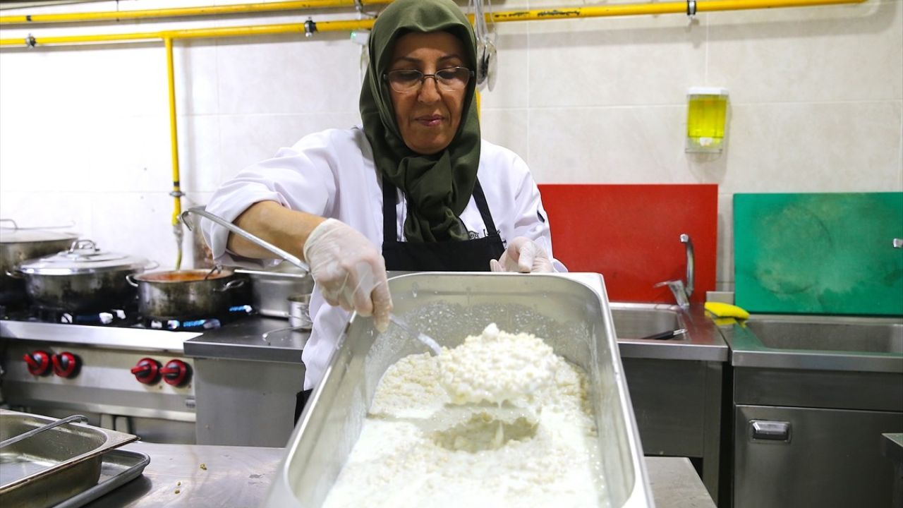 Hatay'ın Serinleten Mütebli Çorbası Gastronomi Evi'nde Tanıtılıyor