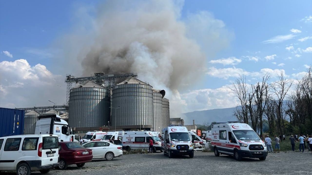 Sakarya'daki Makarna Fabrikasında Patlama: 21 Yaralı