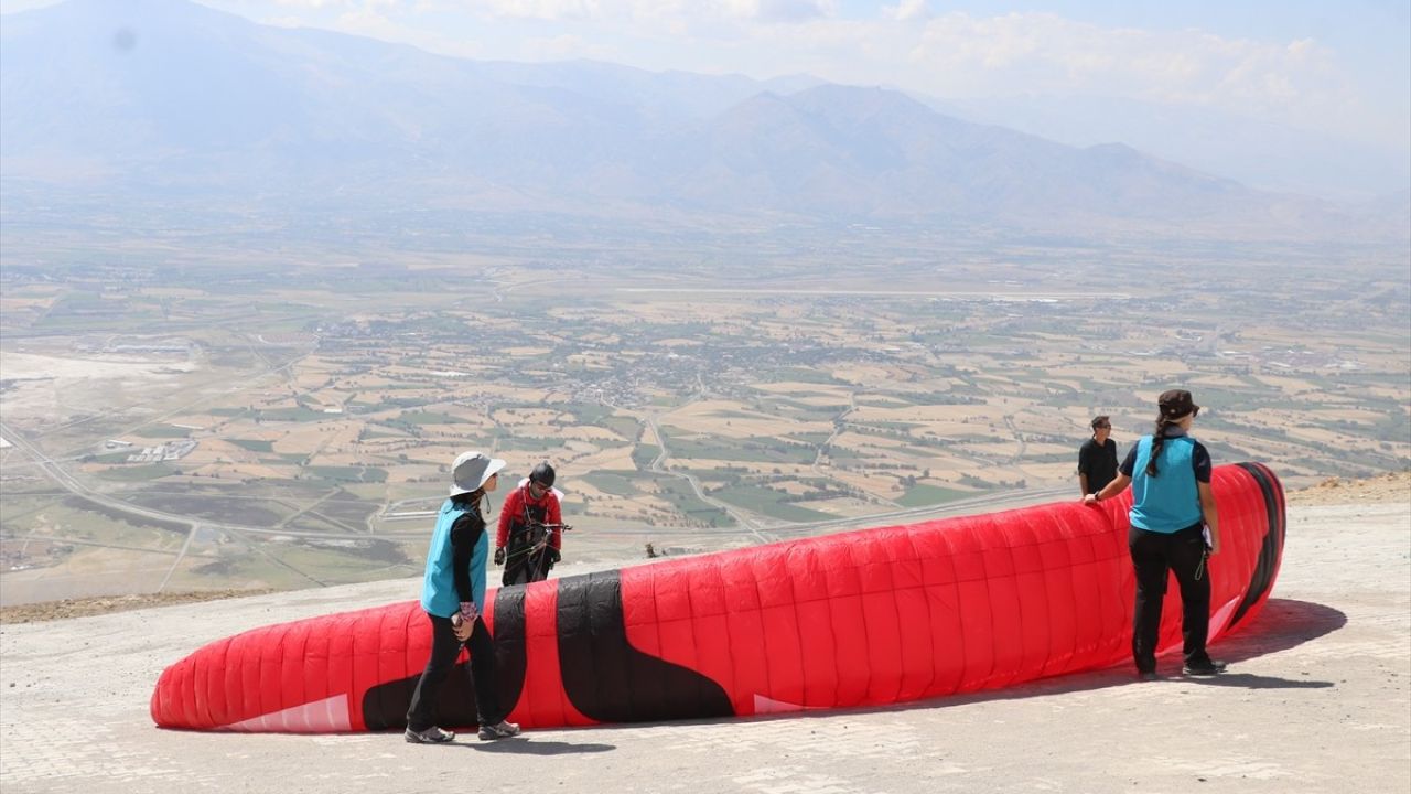 Paramotor Sporcuları Kayıt Altına Alınıyor