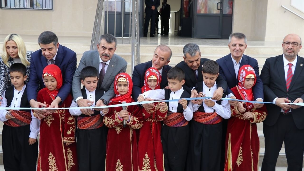 Milli Eğitim Bakanı Tekin, Elazığ'da Yeni Okul Açılışında Önemli Açıklamalarda Bulundu