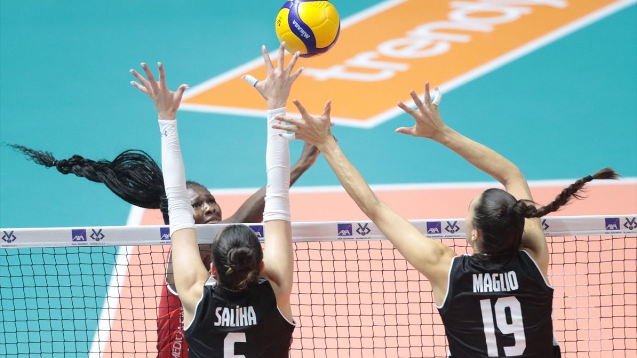 Beşiktaş Kadın Voleybol Takımı, AXA Sigorta Kupa Voley’de Galip Geldi