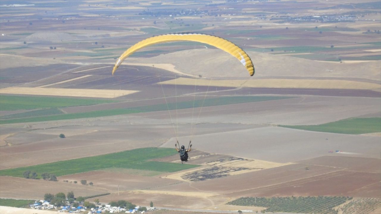 Gaziantep'te Yamaç Paraşütü Festivali Coşkuyla Başladı