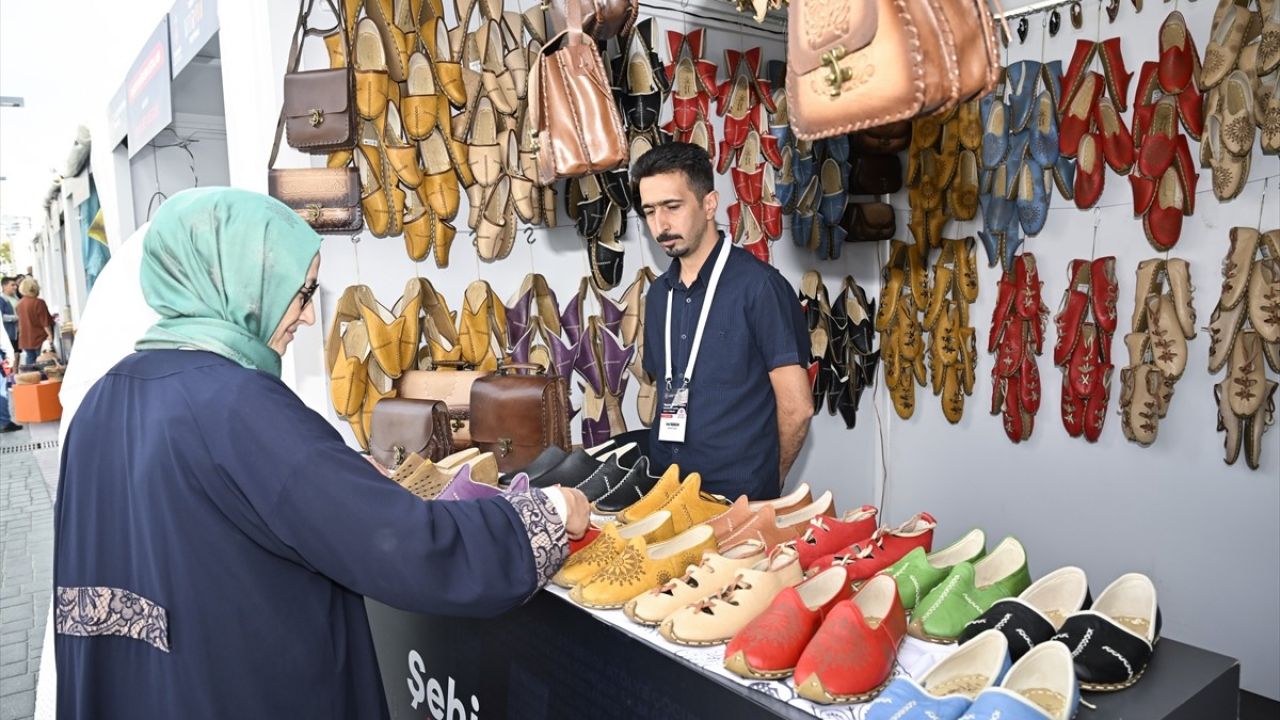 Başkent Millet Bahçesi'nde Geleneksel El Sanatları Atölyeleri Açıldı