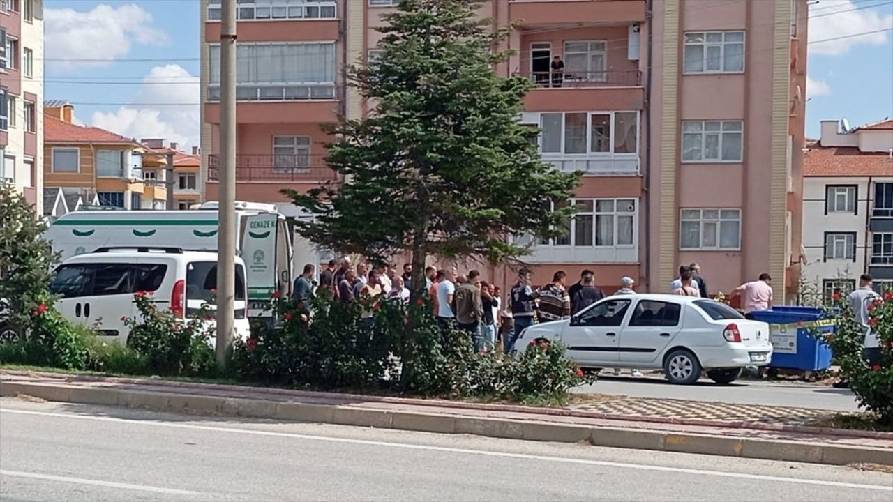 Konya'da Yol Kenarında Tuhaf Bir Buluntu: Erkek Cesedi