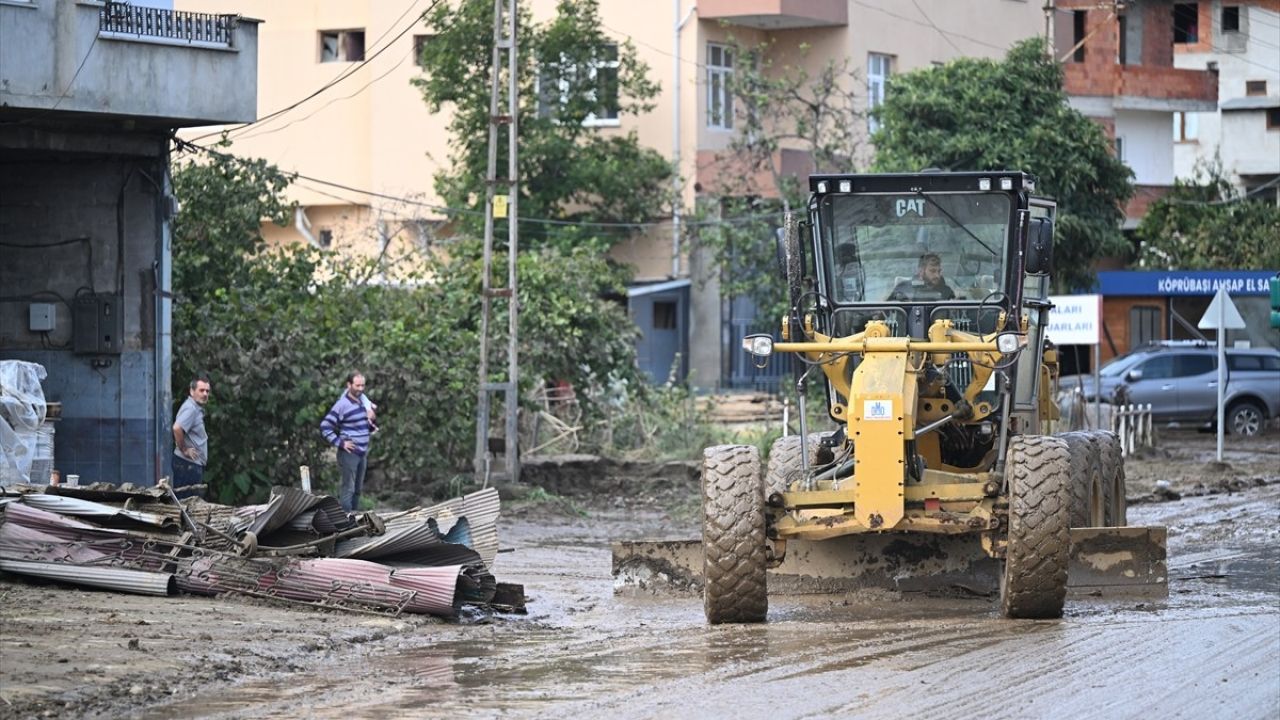 Trabzon'da Taşkın ve Heyelan Temizlik Çalışmaları Devam Ediyor