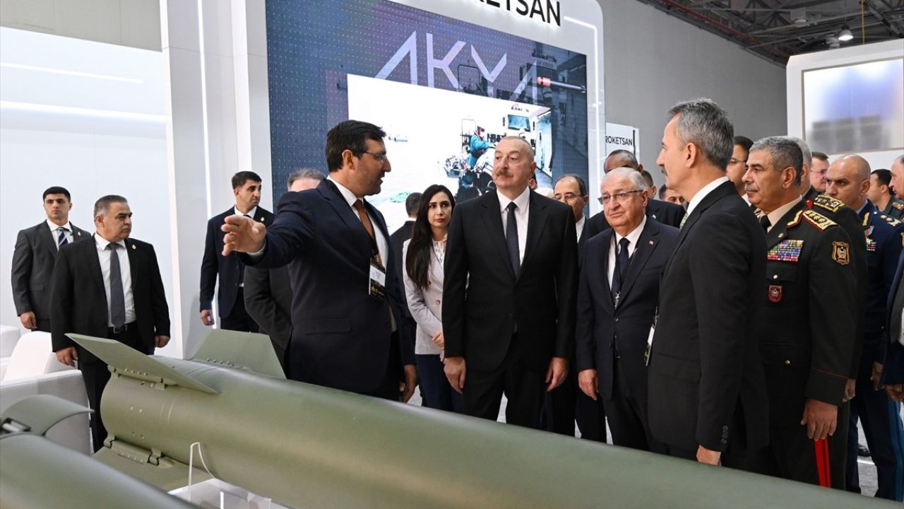 Azerbaycan Uluslararası Savunma Fuarı'na İlham Aliyev Ziyareti