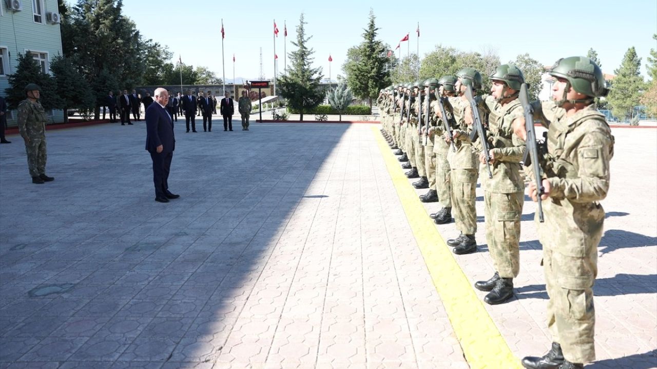 Milli Savunma Bakanı Güler, Şırnak'ta 23. Piyade Tümenine İnceleme Gerçekleştirdi