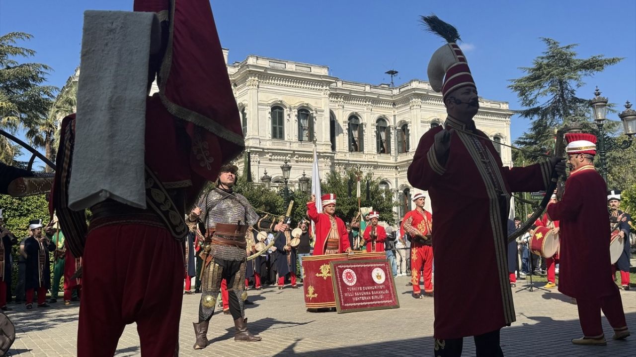 Yıldız Sarayı'ndaki Mehteran Gösterisi Büyük İlgi Gördü