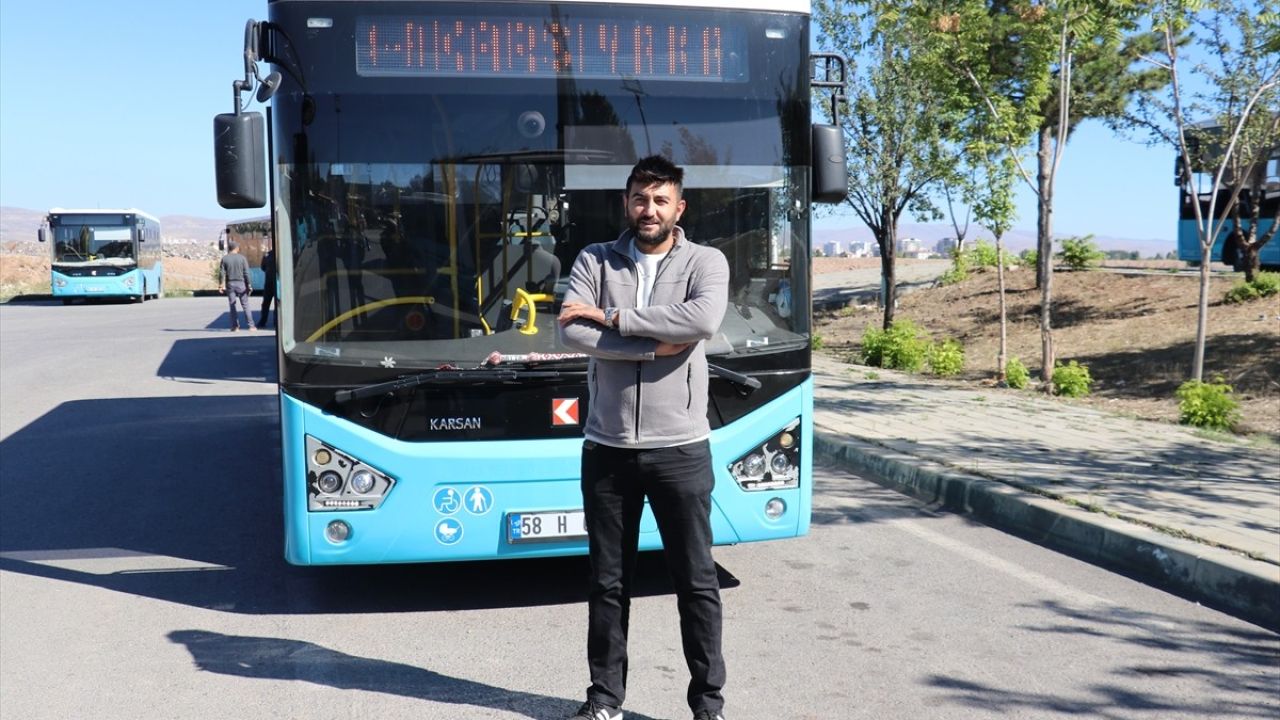 Sivas'ta Halk Otobüsü Şoföründen Örnek Davranış