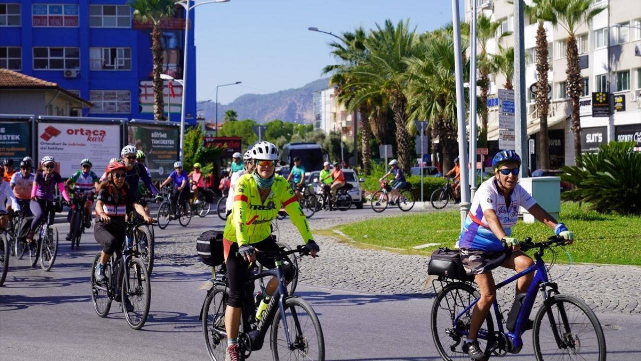 Muğla'da 30 Çocuğa Bisiklet Dağıtımı Gerçekleşti