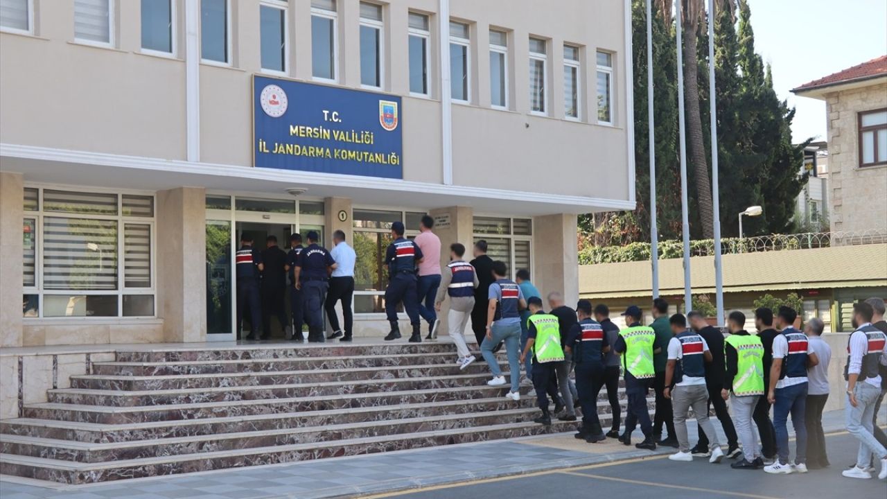 Mersin'de Vergi Kaçakçılığı Operasyonunda 16 Kişi Tutuklandı