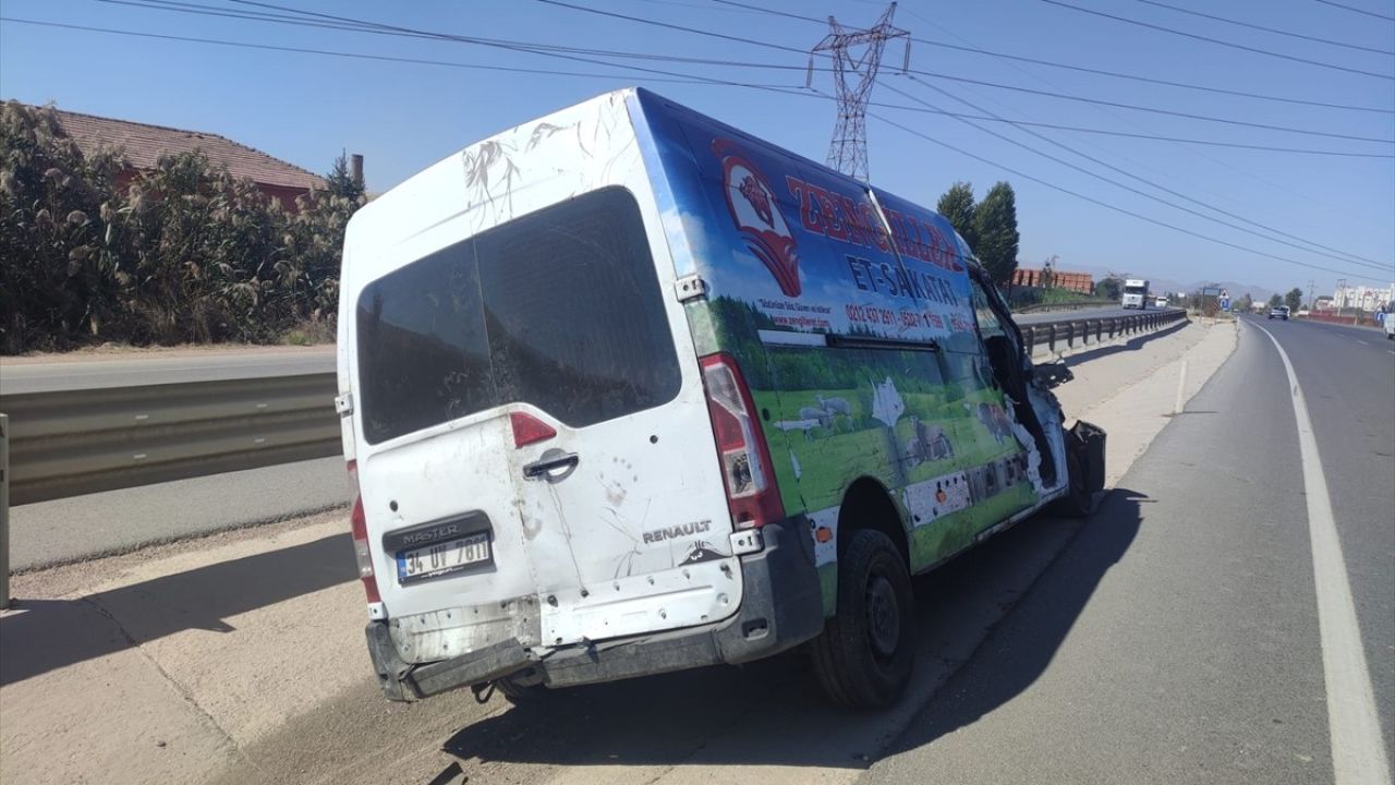 Afyonkarahisar'da Trafik Kazası: 1 Ölü, 2 Yaralı