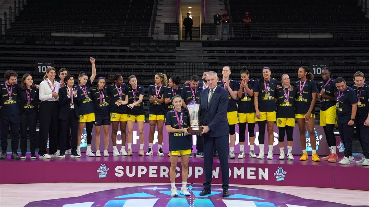 Fenerbahçe Opet FIBA Kadınlar Süper Kupa'yı Kazandı