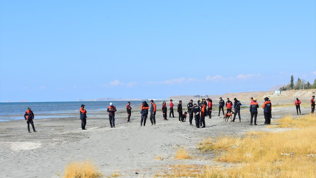 Van'da Kaybolan Öğrenci İçin Arama Çalışmaları Devam Ediyor