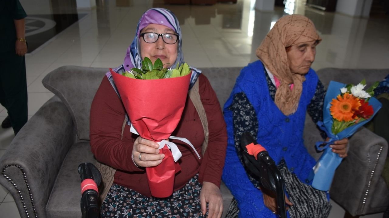 Gaziantep'te Gönüllü Kuaförlerden Yaşlılara Bakım Desteği