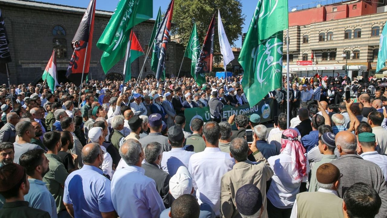 Diyarbakır'da Gazze Saldırılarına Protesto