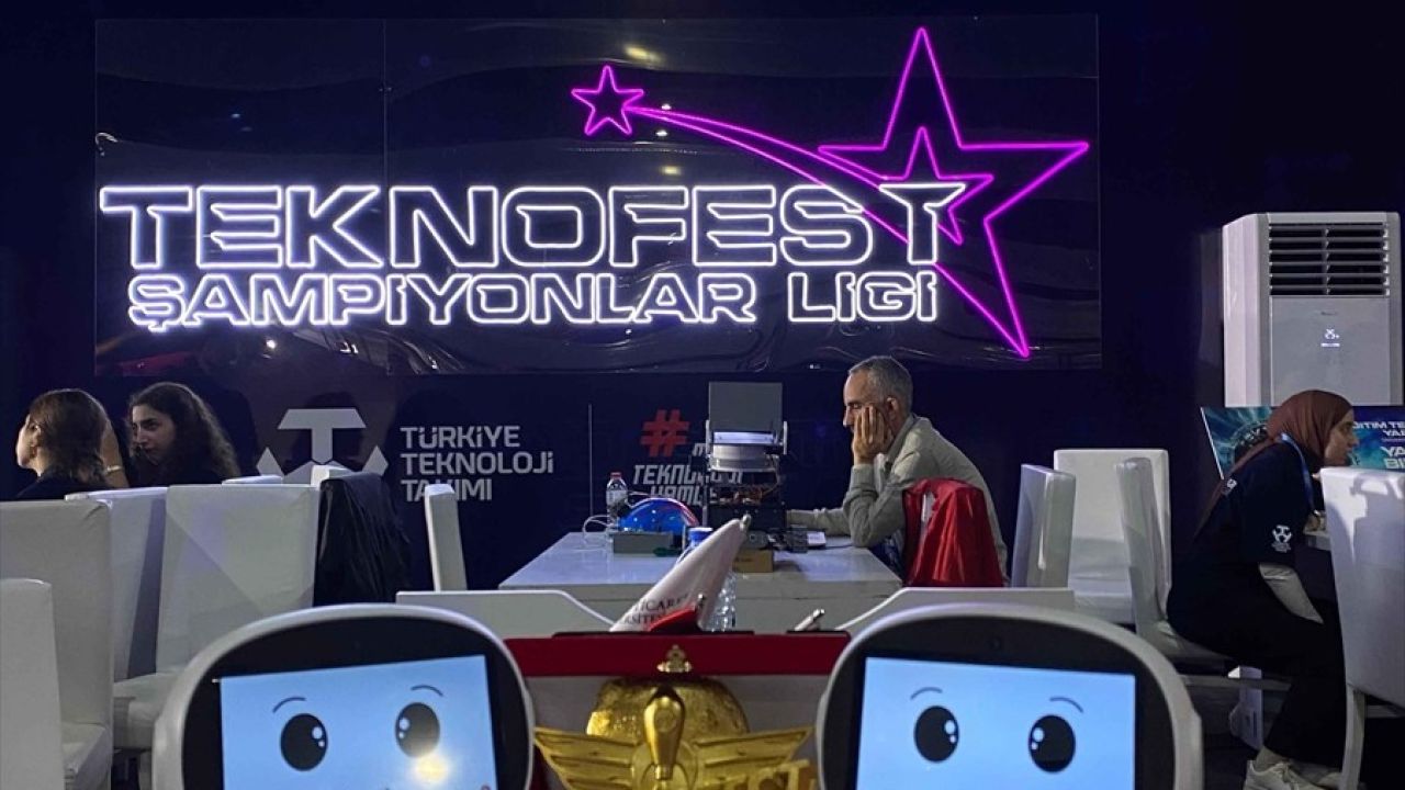 İTÜ Öğrencileri TEKNOFEST'te Joybot ile Engelsiz Yaşam Teknolojileri Sunuyor