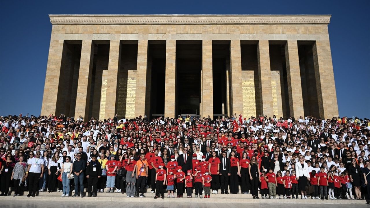 LÖSEV'den Anıtkabir'e Anlamlı Ziyaret