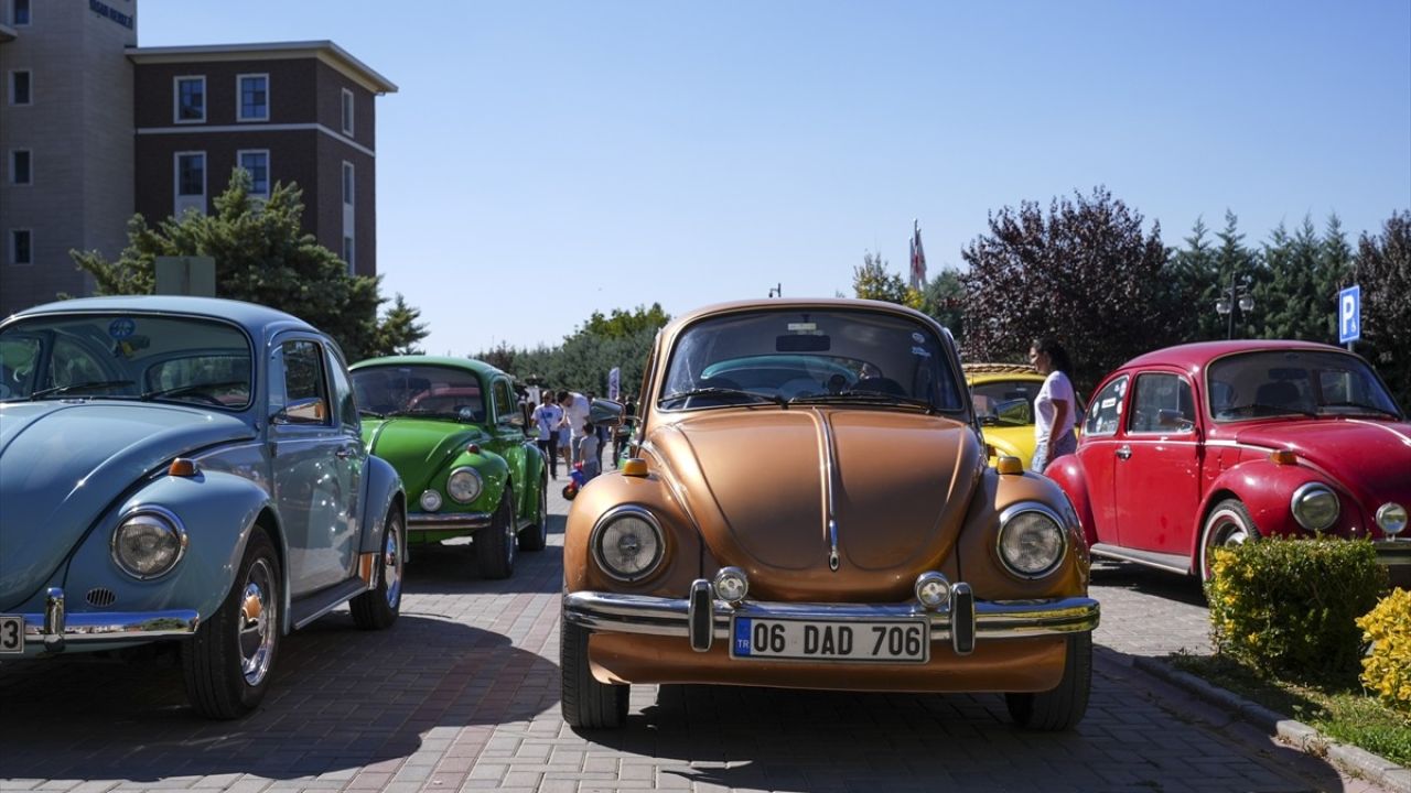 Yaşlılar ve Engelliler Nostaljik Vosvoslarla Ankara'da Keyifli Anlar Yaşadı