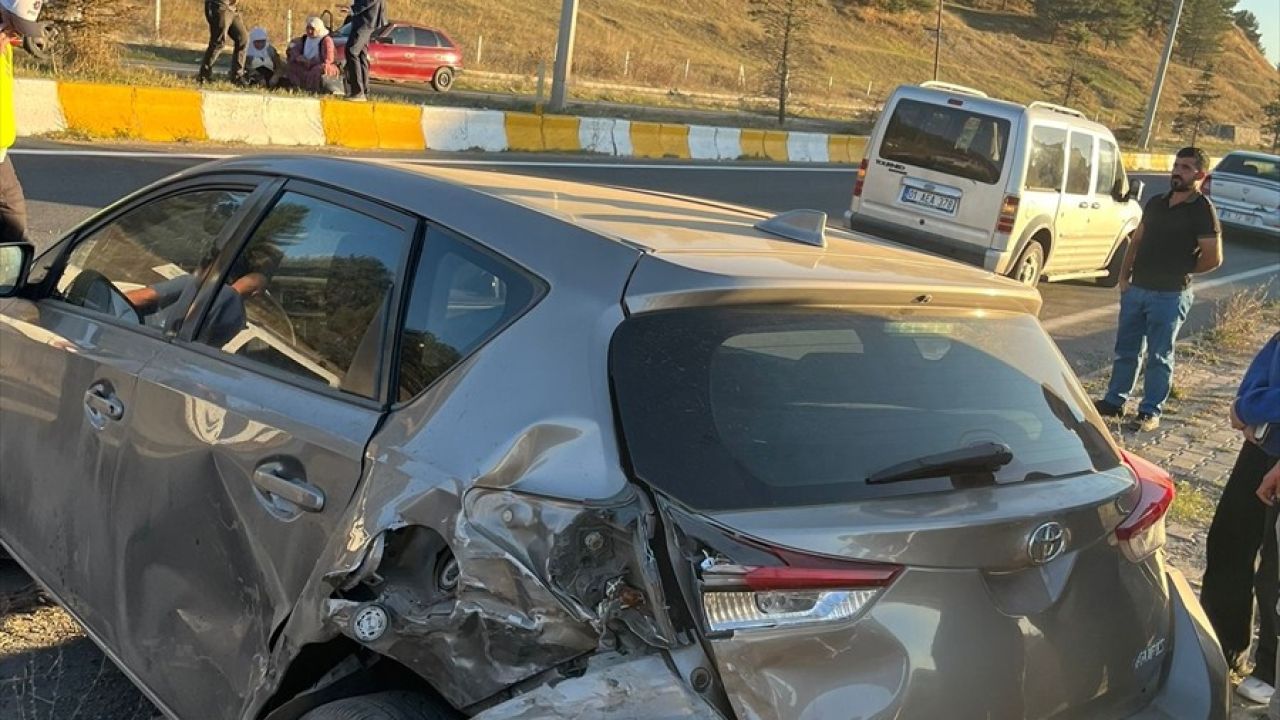 Ağrı'da Trafik Kazası: 8 Yaralı, 1 Bebek Durumda