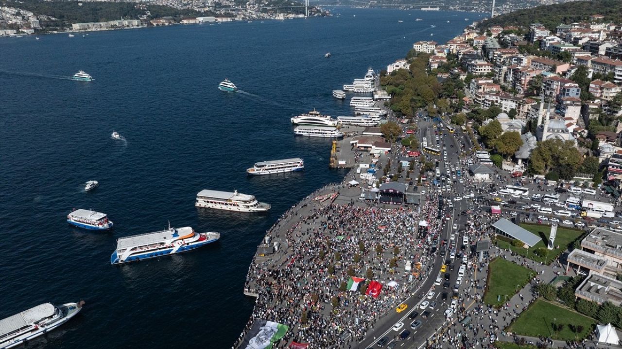 Üsküdar'da Gazze İçin Anlamlı Miting Düzenlendi