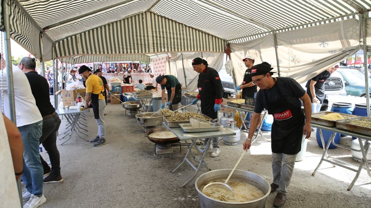 Denizli'de Geleneksel Hamsi Festivali Coşkusu