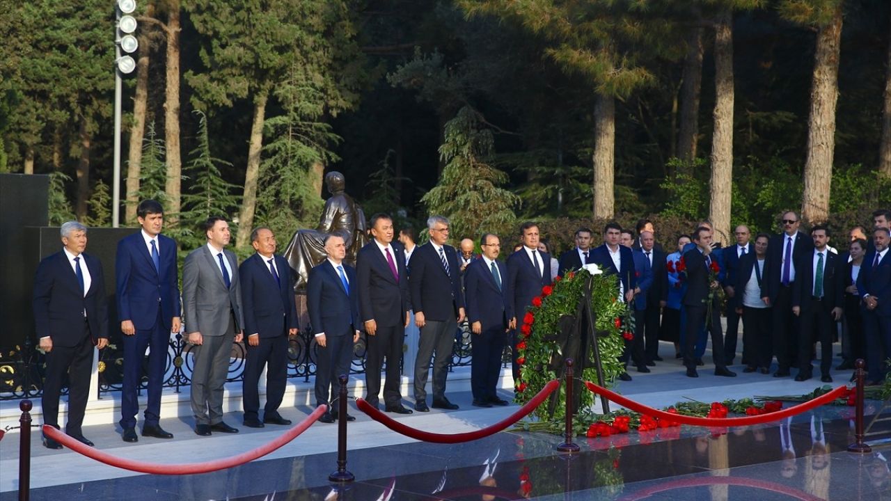 Türk Devletleri Teşkilatı Sağlık Bakanları Bakü'de Şehitlikleri Ziyaret Etti