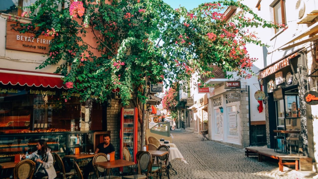 Alaçatı'ya sanat güneşi doğacak: 30 Mayıs'ta başlıyor