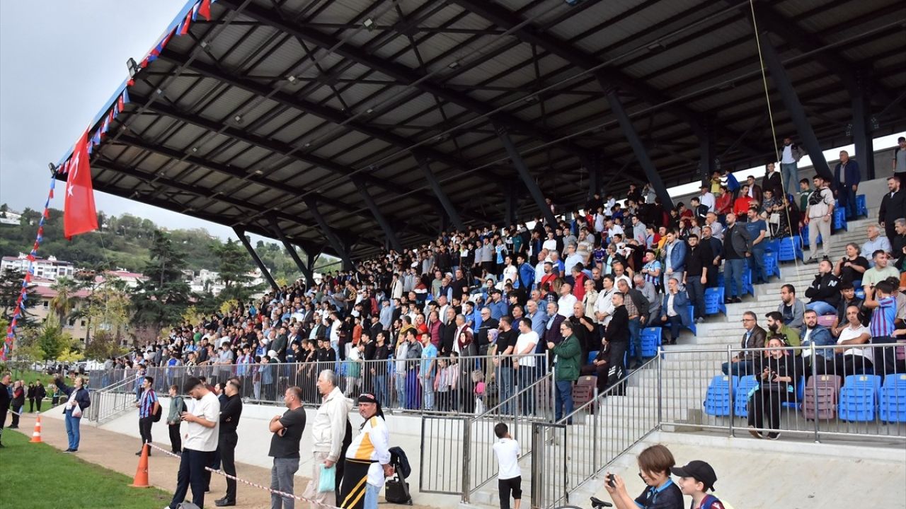 Trabzon'da Efsanelerle Yeniden Futbol Turnuvası Heyecanı