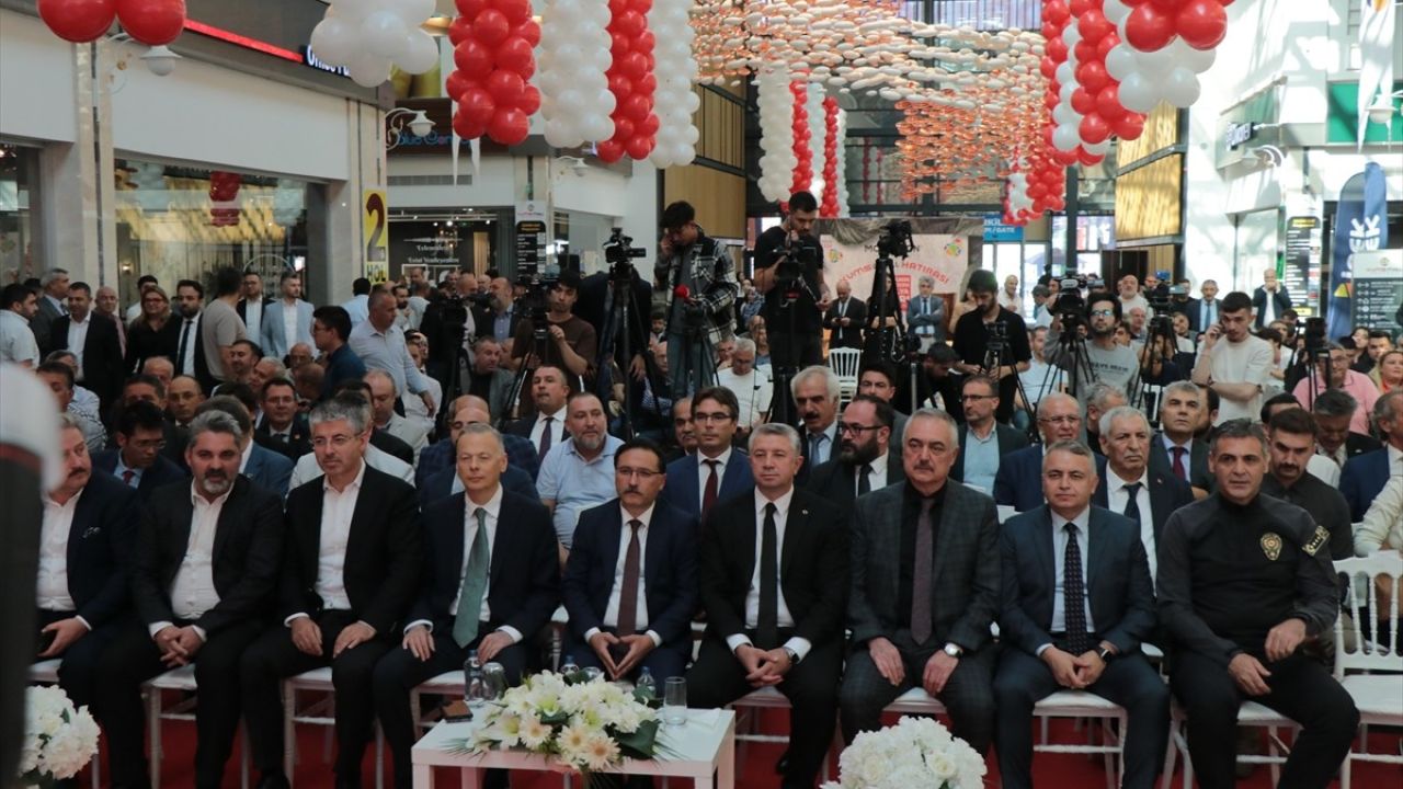 Kayseri'de Mobilya Fuarı Açılışında İhracat Hedefleri Vurgulandı