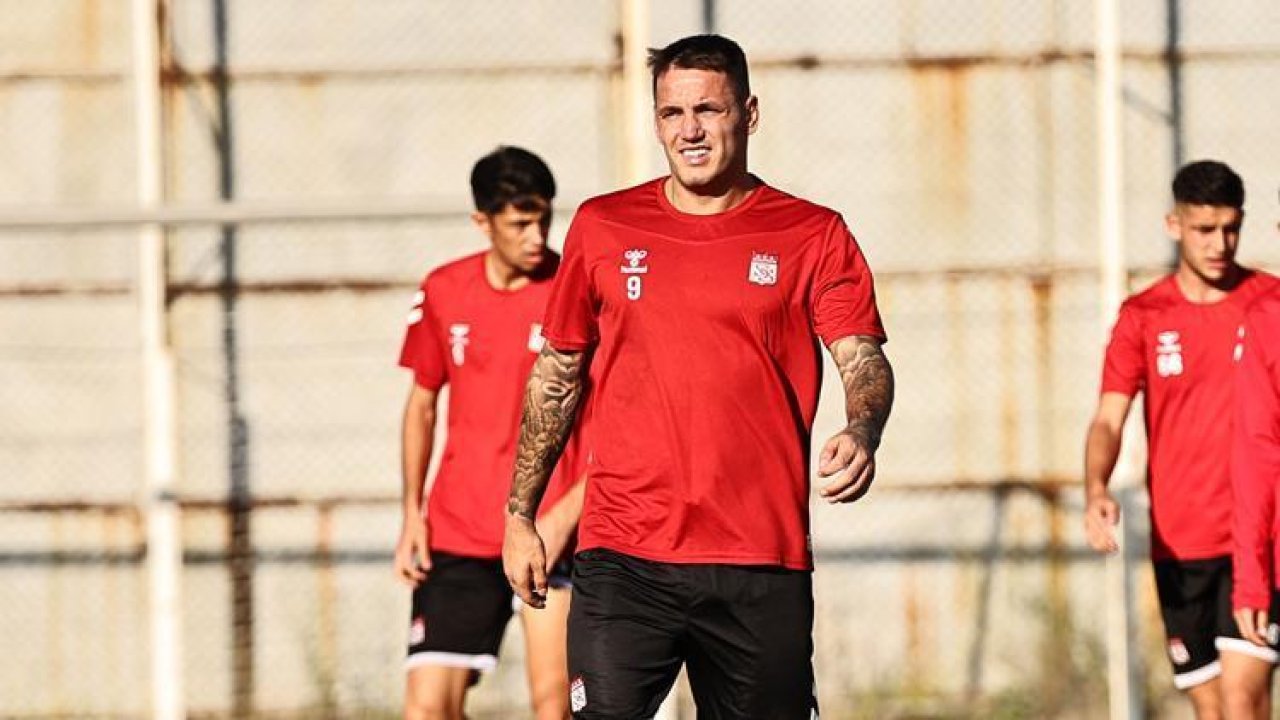 Sivasspor'da Hatayspor Maçı Öncesi Rey Manaj Sevinci!