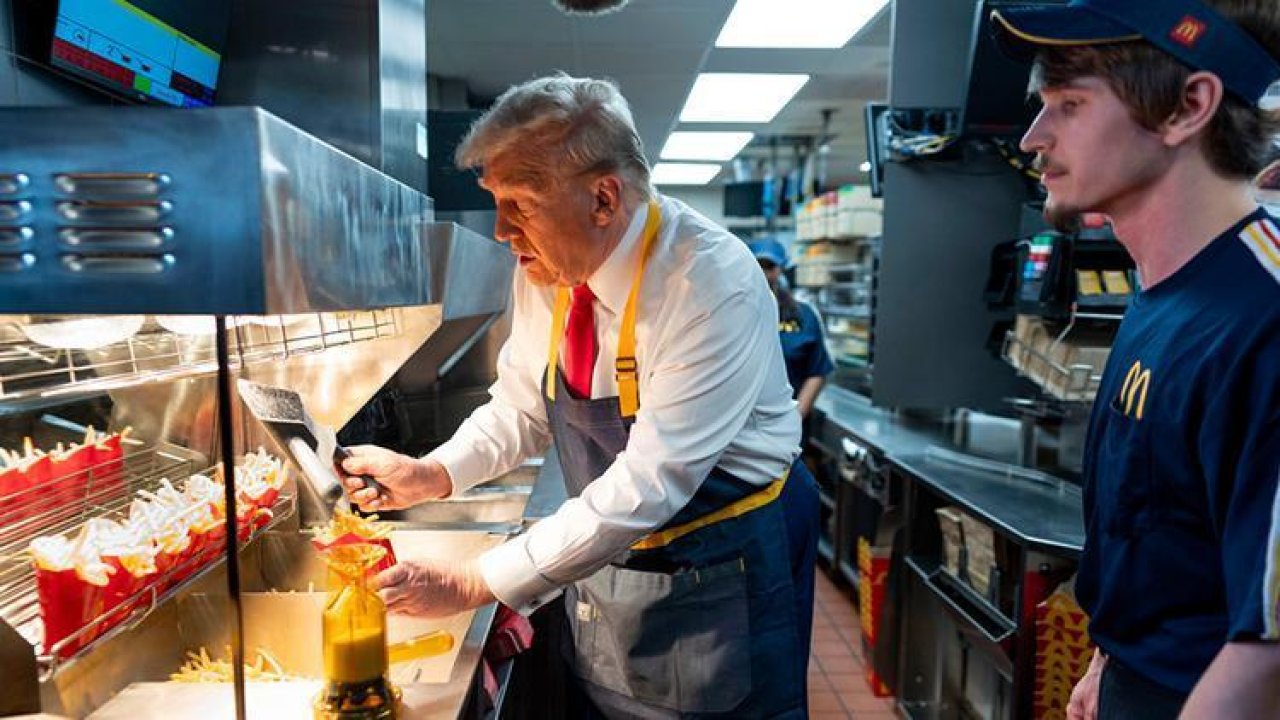 Trump, Fast Food Restoranında Patates Kızarttı!