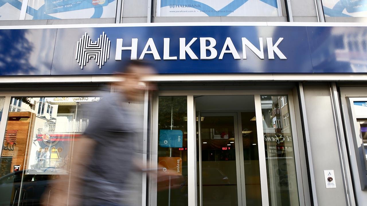 Halkbank emeklilere 80.800 TL ödeme yapacağını açıkladı ve sistem KİLİTLENDİ! Emekliye müjdeli haber...