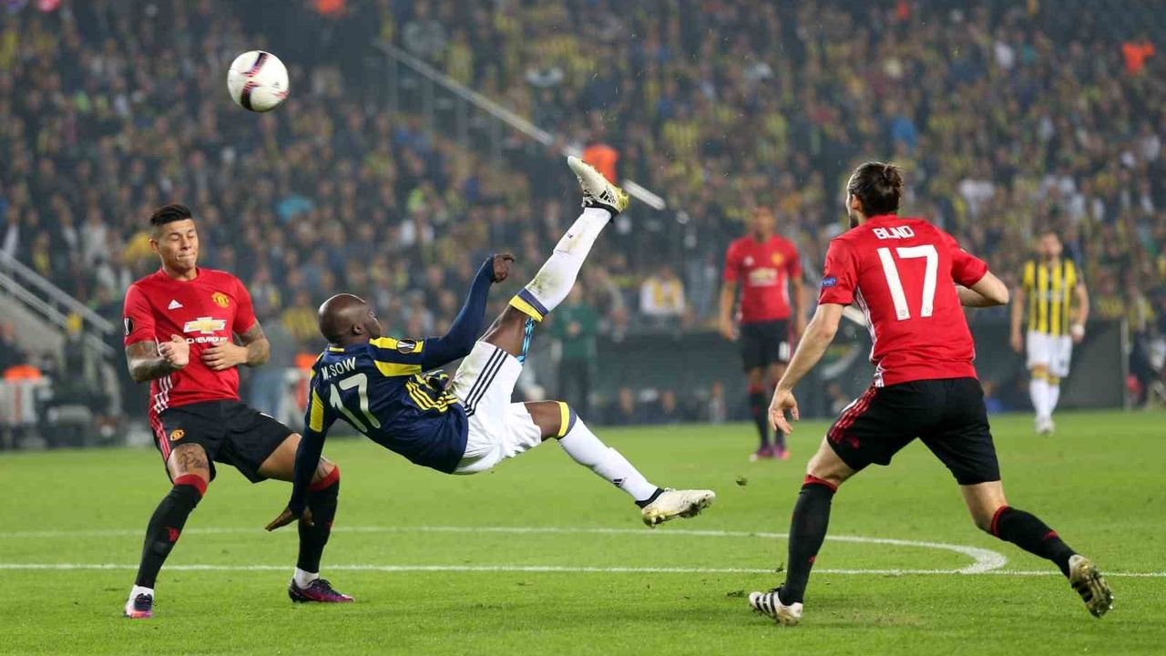 Fenerbahçe, Manchester United'ı Ağırlıyor: Avrupa'da Kritik Maç