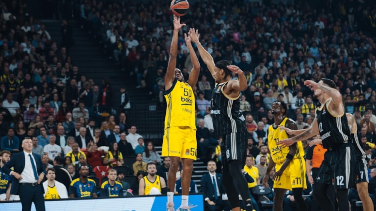 Fenerbahçe Beko, Fransa'dan Galibiyetle Döndü: LDLC ASVEL’i 77-73 Yendi!