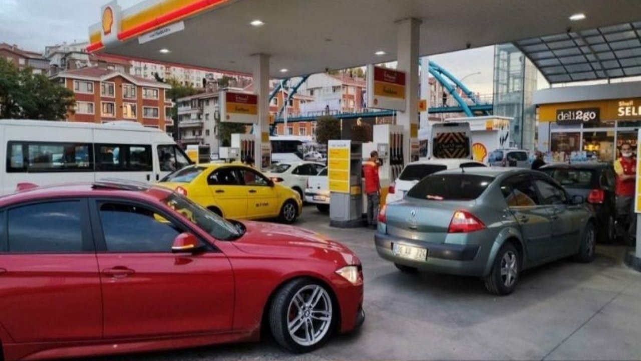 ZAM GELDİ! Motorine 1,18 TL Zam: Fiyatlar 45 TL'ye Dayandı