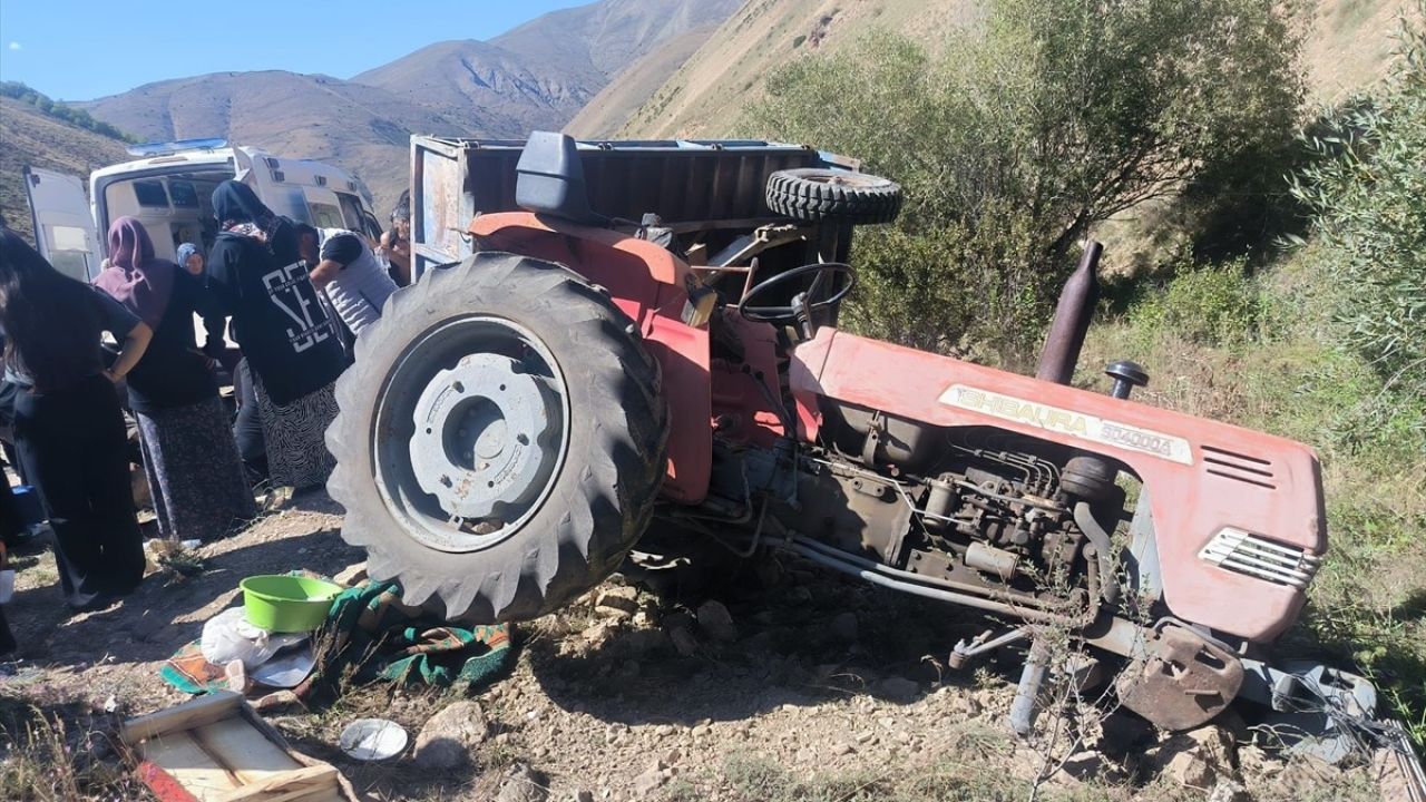 Erzurum'da Traktör Devrildi: 11 Yaralı