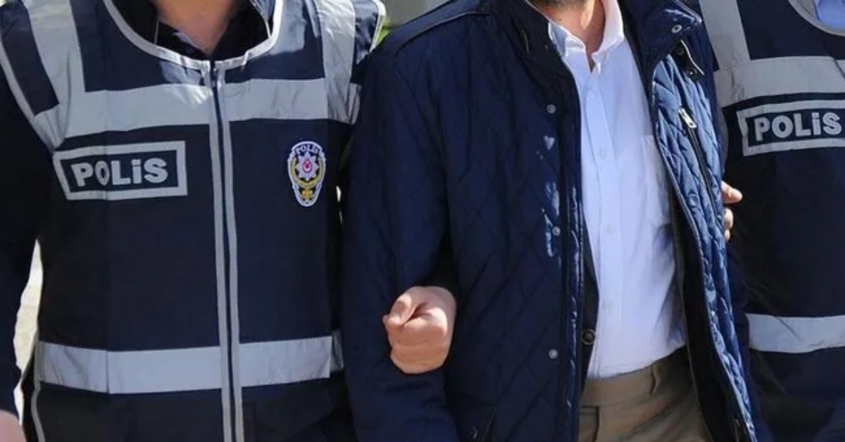 İzmir polisinden 'ByLock' operasyonu